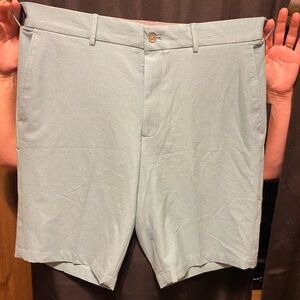 Walter Hagen size 36, textured short and color wavelite teal hthr